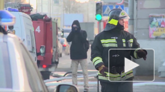 Во время ночного пожара на Большом Сампсониевском проспекте из дома пришлось эвакуировать 15 жителей