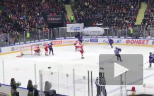 После первого периода СКА побеждает "Спартак" со счетом 2-0