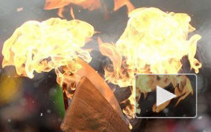 На екатеринбургском факелоносце загорелась шапка и одежда