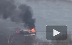 На Москве-реке ликвидировали открытое горение на пришвартованном судне