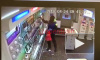 Вооруженное ограбление магазина в Пушкине попало на видео