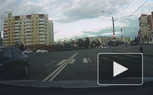 Авария на перекрестке Российского и Товарищеского проспектов попала на видео