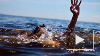 Молодой парень пропал в Малой Невке ночью – он поспорил, что переплывет реку