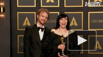 Билли Айлиш завоевала "Оскар" за песню к фильму "Не время умирать"