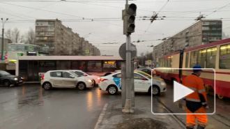 В Петербурге сломался светофор: аварийные службы регулируют движение