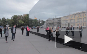 Зеркальный куб на Дворцовой ждет судьба чемодана Louis Vuitton на Красной площади