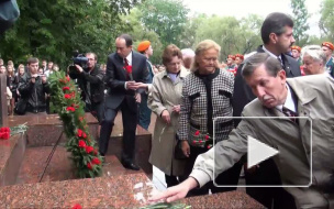 Никто не забыт. В Парке Победы почтили память павших в дни блокады