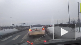 Снова в деле: на Софийской "мост глупости" поймал ещё один грузовик