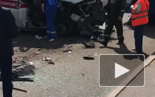 Видео: На Индустриальном в страшной аварии столкнулись "скорая", троллейбус и мусоровоз