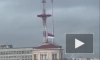 Работники Администрации Калининского района забыли порядок цветов российского флага