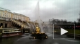 Сезон фонтанов в Петергофе открывался под дождем