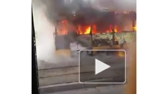 В Красноярске загорелся трамвай с пассажирами 