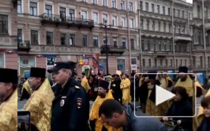 Молодежный Крестный ход перекроет движение транспорта в Петербурге