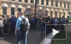 Видео: петербуржцы собрались у стен ЗакСа в поддержку референдума по Исаакиевскому собору