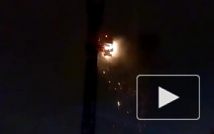 В Сети появилось видео пожара на автокране у Центра Курехина