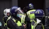 В Лондоне 19 полицейских получили ранения при столкновениях с болельщиками