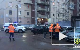 Специалисты оградили иномарку на Камышовой улице из-за утечки газа