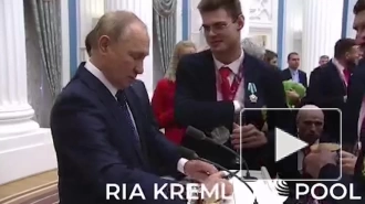 Путин отказал паралимпийцу в автографе на паспорте