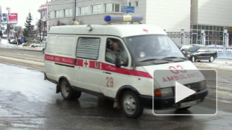 В Сургуте запертый в машине младенец погиб пока родители катались на коньках 