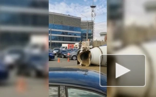 У станции "Проспект Большевиков" перевернулась бетономешалка. На месте ДТП образовалась пробка