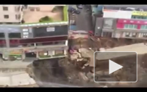 В Китае под землю провалилась станция метро, есть жертвы