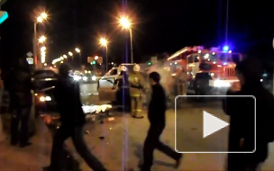 В Пушкине столкнулись и загорелись "как спички" две иномарки