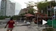 Автобус с туристами въехал в море в Таиланде