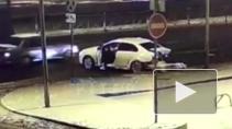 Видео: автомобиль потерял задний бампер на Приморском проспекте