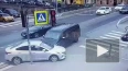В центре Петербурга машина из кортежа врезалась в ...
