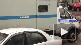 В Москве мужчина подрался с сотрудником ЖЭКа, а затем напал с топором на полицейских