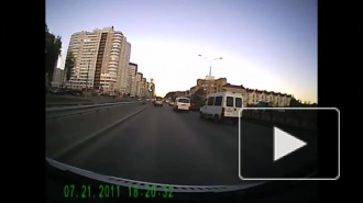 Встретились на перекрёстке.