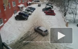 Непокоренный Пензенский "Эверест": в сети появился ролик, в котором машина безуспешно пыталась заехать в горку