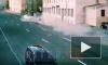 Видео: авто не смогли разойтись на пустой дороге на Боровой