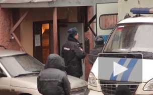 Из окна дома по Шуваловскому проспекту выпала женщина: возможно, это суицид