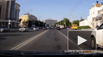 Задели пешехода.