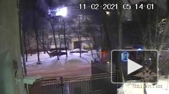 Московский полицейский спас девушку, спрыгнув с ней с балкона горящей квартиры