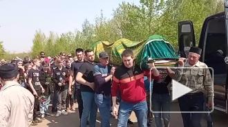 В Казани похоронили закрывшую собой школьников при стрельбе учительницу