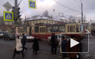 Из-за поломки светофоров на пересечении Науки и Гражданского творится автожесть
