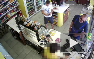 Видео: на АЗС под Омском водитель с лопатой спас девушку от насильника-наркомана 