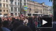 Борис Гребенщиков и "Аквариум" устроили уличный концерт