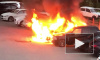 Видео: на Бассейной вспыхнули два автомобиля