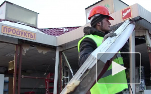 В Петербурге в щепки разнесли торговый центр