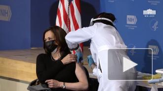 Вице-президент США получила вторую дозу вакцины от коронавируса