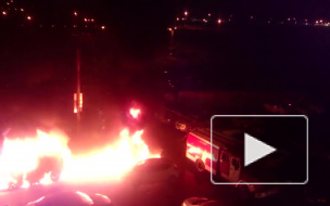 Появилось видео поджога четырех припаркованных машин в Шушарах