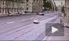 Видео: в центре Петербурга перевернулся легковой автомобиль