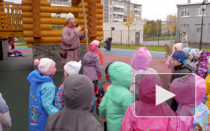 В Ломоносове появилась новая детская площадка с освещением и видеокамерами