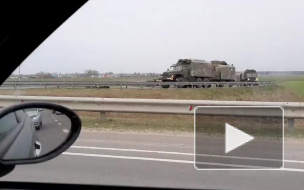 Опубликовано видео военных машин, спешащих к границам Белоруссии