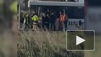 В Новой Зеландии столкнулись школьный автобус и поезд