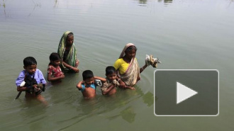 В результате наводнения в Индии погибло более 550 человек