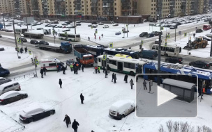 В Петербурге произошло ДТП: на месте две скорых и реанимация 